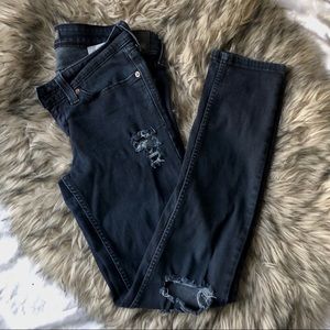 LAST CHANCE! Levi’s Low Rise Curve Skinny Jeans